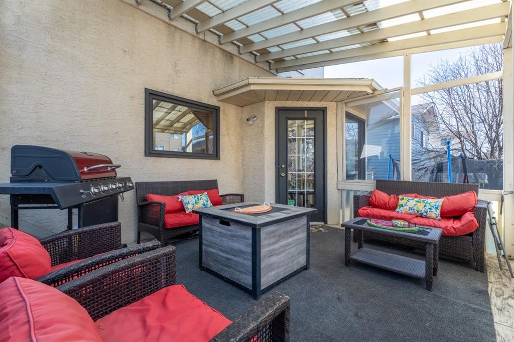 133 Carr Crescent, Okotoks, AB - With Deck Patio Veranda With Exterior