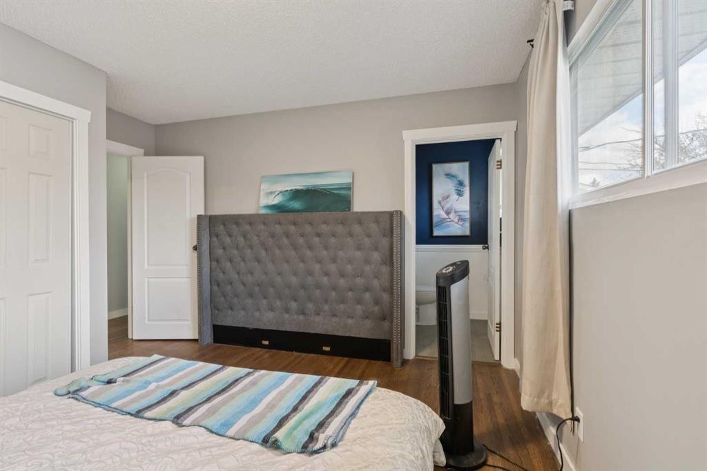 9812 2 Street Se, Calgary, AB - Indoor Photo Showing Bedroom