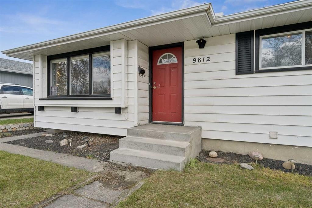 9812 2 Street Se, Calgary, AB - Outdoor With Exterior