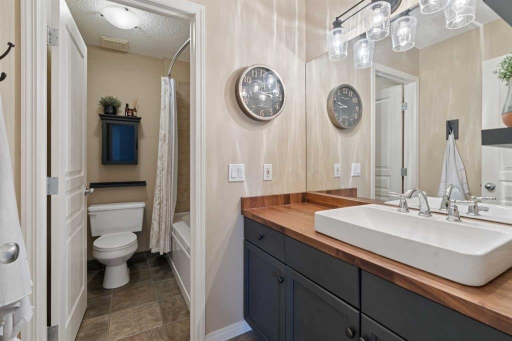59 Heritage Cove, Heritage Pointe, AB - Indoor Photo Showing Bathroom
