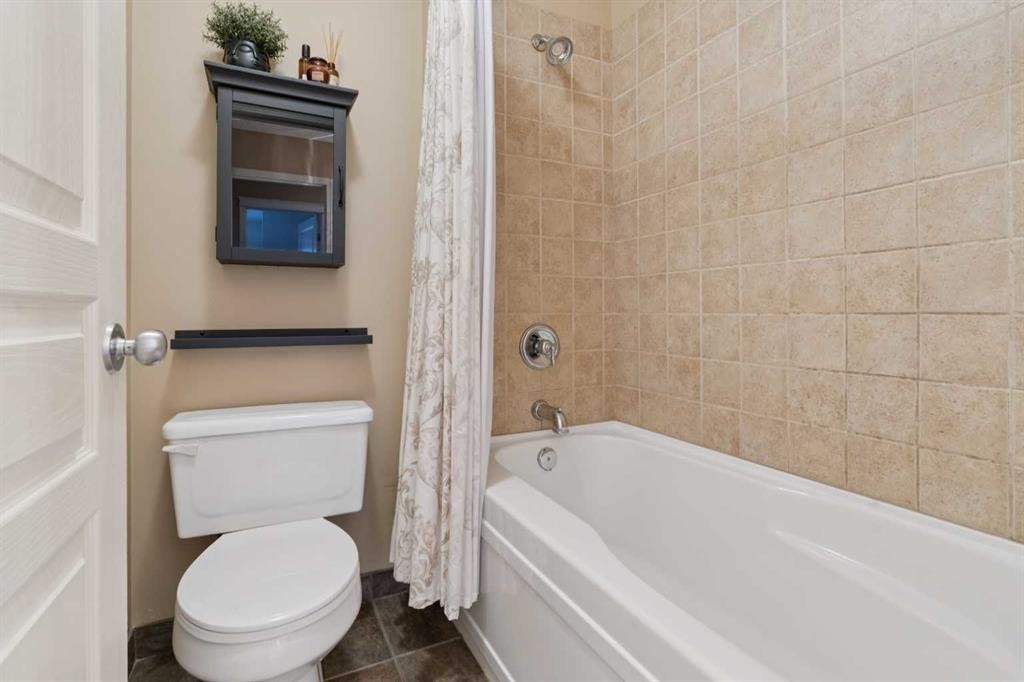 59 Heritage Cove, Heritage Pointe, AB - Indoor Photo Showing Bathroom