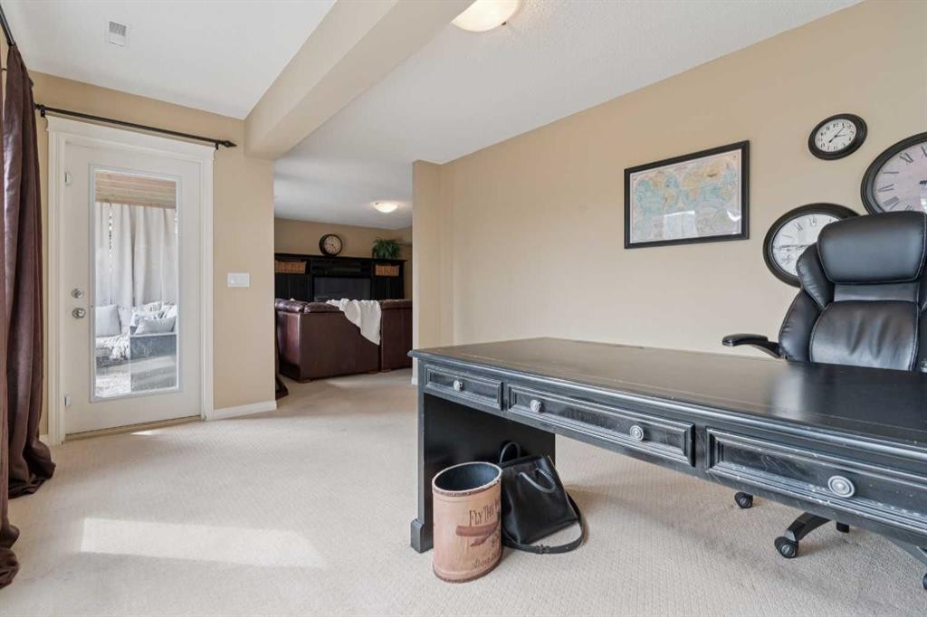 59 Heritage Cove, Heritage Pointe, AB - Indoor Photo Showing Other Room