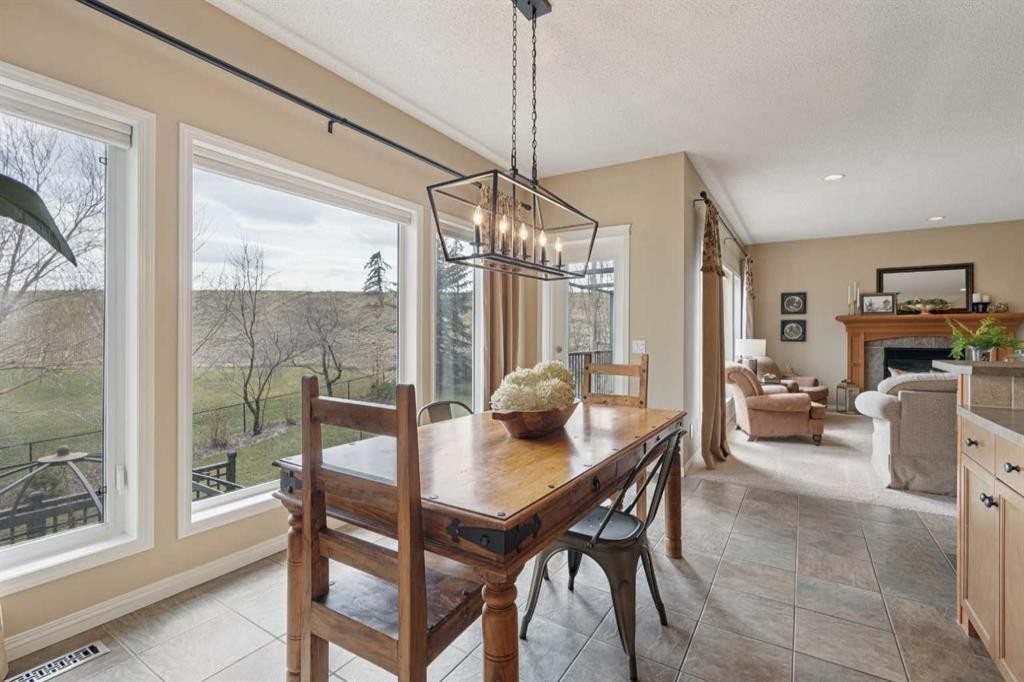 59 Heritage Cove, Heritage Pointe, AB - Indoor Photo Showing Dining Room