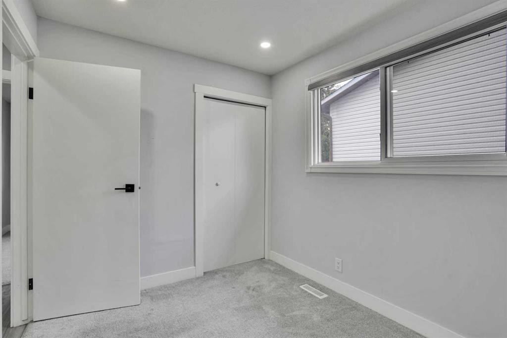 44 Falmead Road Ne, Calgary, AB - Indoor Photo Showing Other Room
