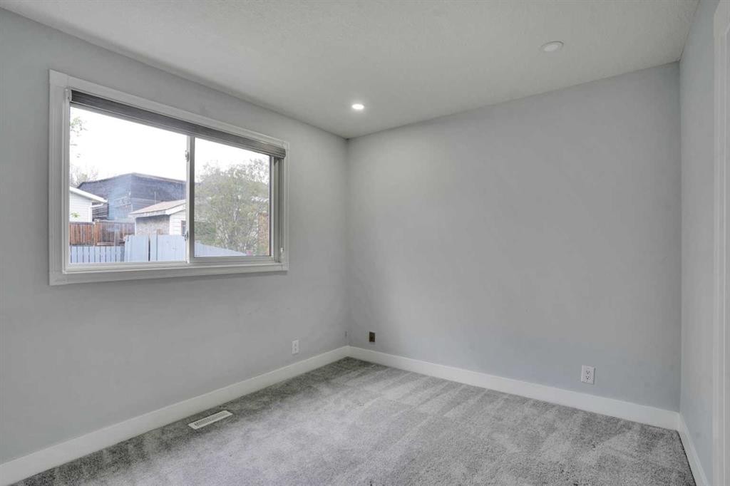 44 Falmead Road Ne, Calgary, AB - Indoor Photo Showing Other Room