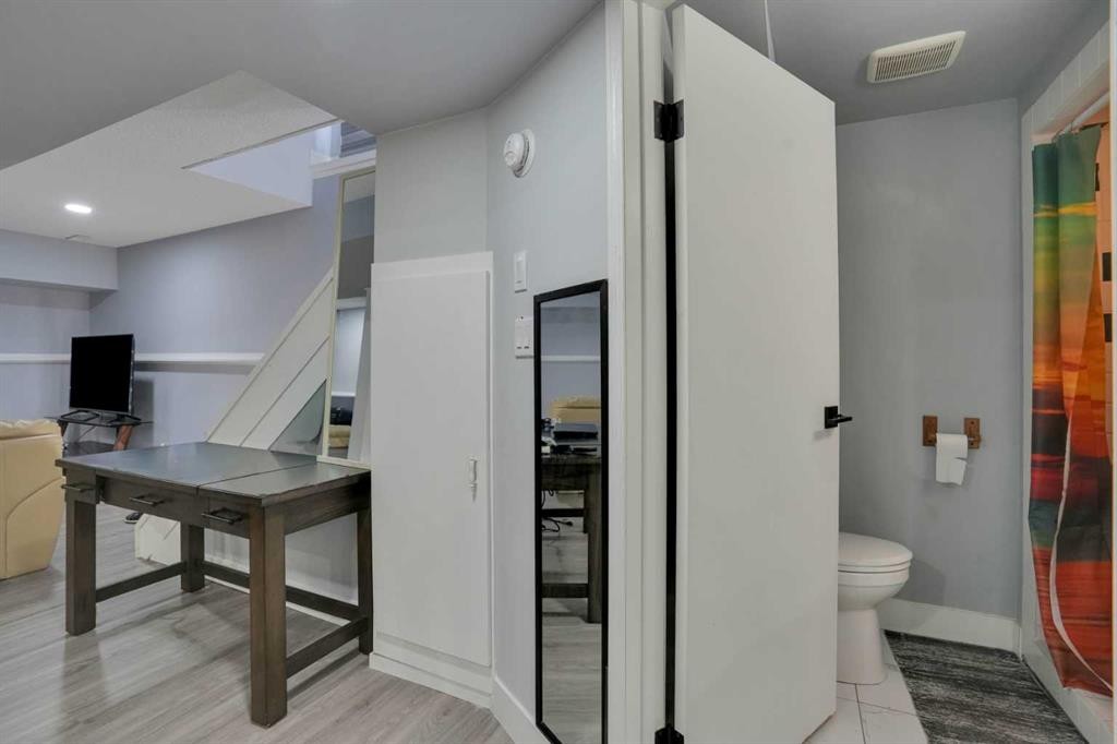 44 Falmead Road Ne, Calgary, AB - Indoor