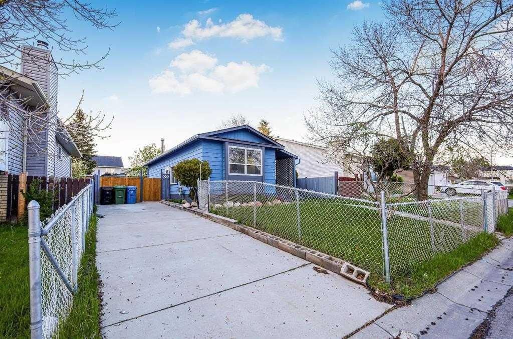 44 Falmead Road Ne, Calgary, AB - Outdoor