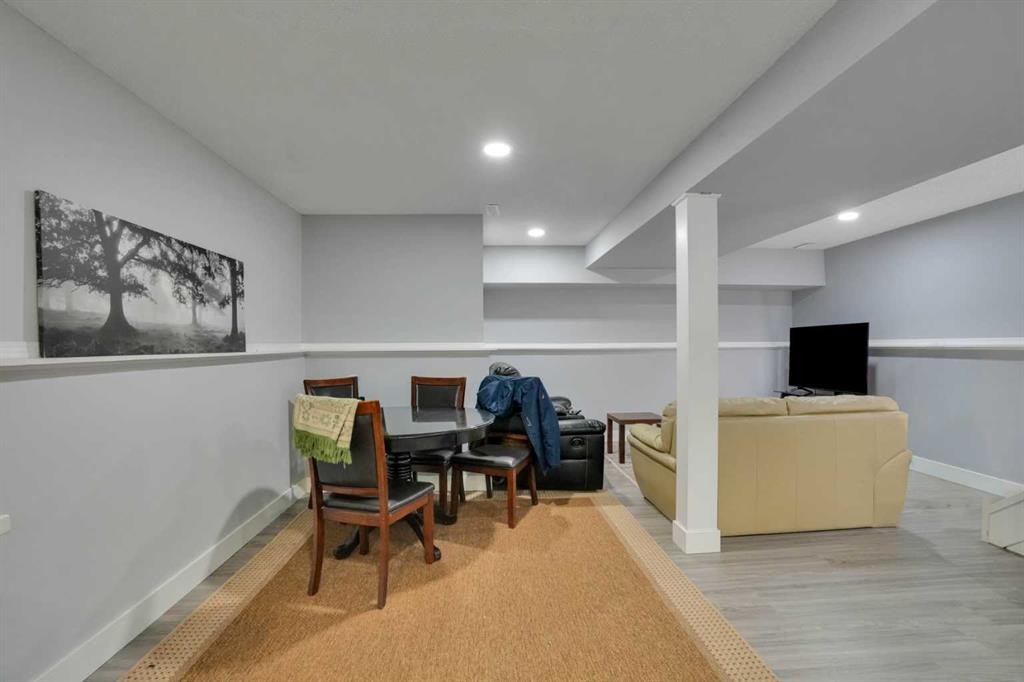 44 Falmead Road Ne, Calgary, AB - Indoor