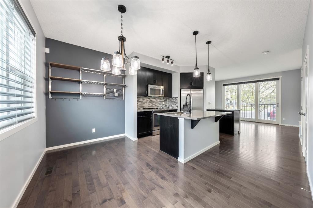 623 Walden Drive Se, Calgary, AB - Indoor Photo Showing Bathroom