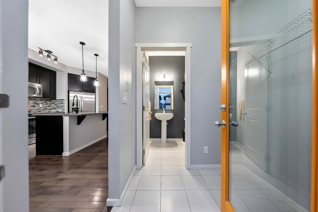 623 Walden Drive Se, Calgary, AB - Indoor Photo Showing Other Room