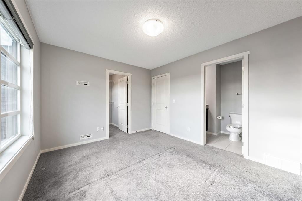 623 Walden Drive Se, Calgary, AB - Indoor Photo Showing Bathroom