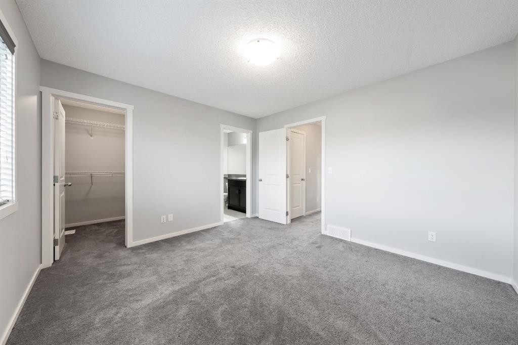 623 Walden Drive Se, Calgary, AB - Indoor Photo Showing Bathroom