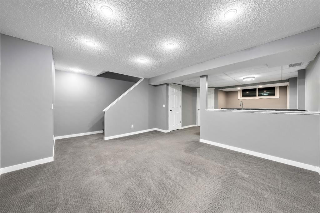 623 Walden Drive Se, Calgary, AB - Indoor