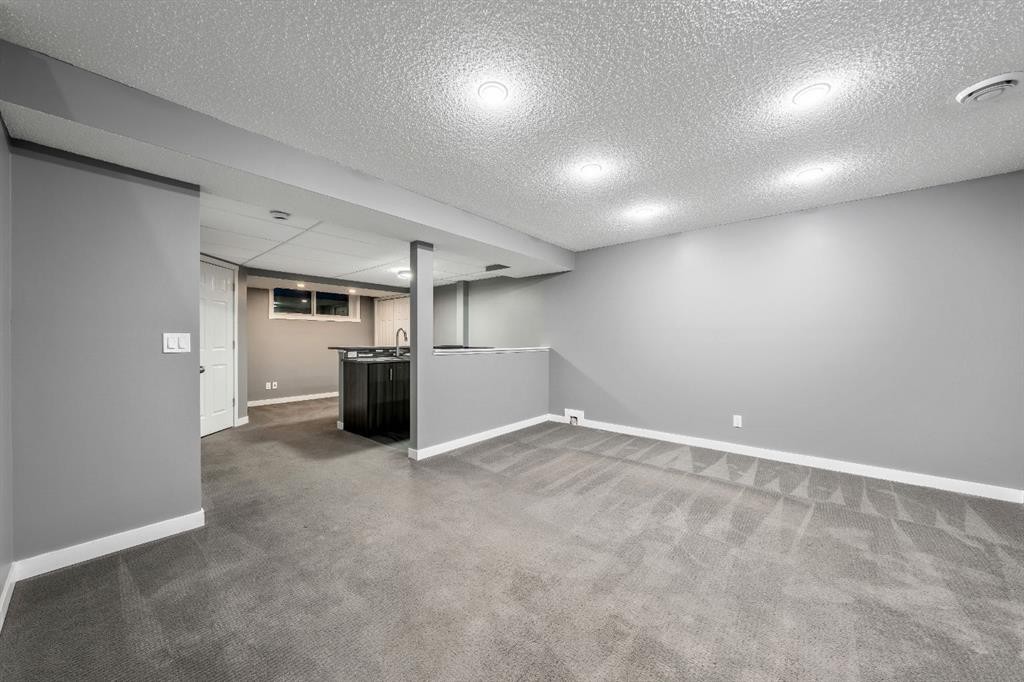 623 Walden Drive Se, Calgary, AB - Indoor Photo Showing Laundry Room
