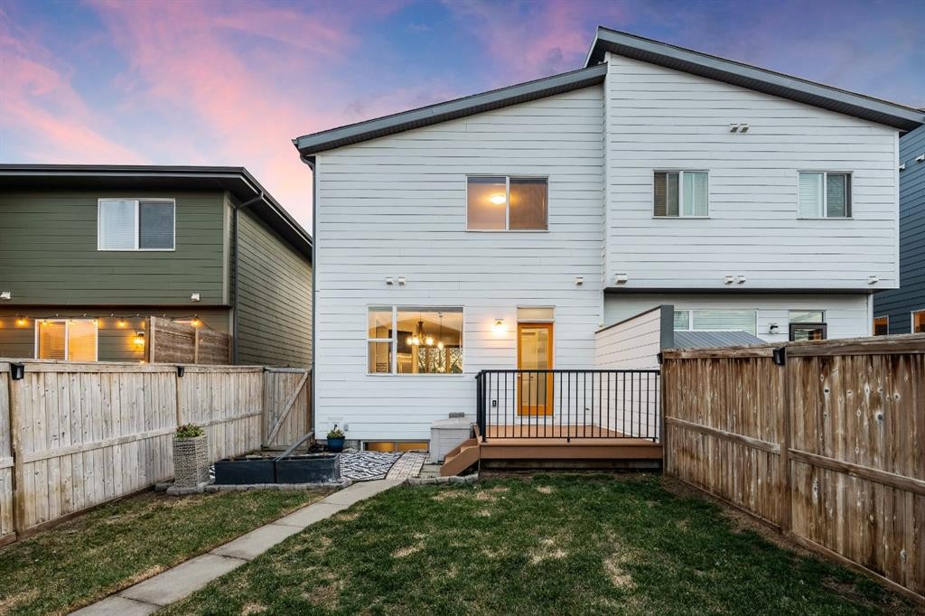 623 Walden Drive Se, Calgary, AB - Outdoor With Exterior