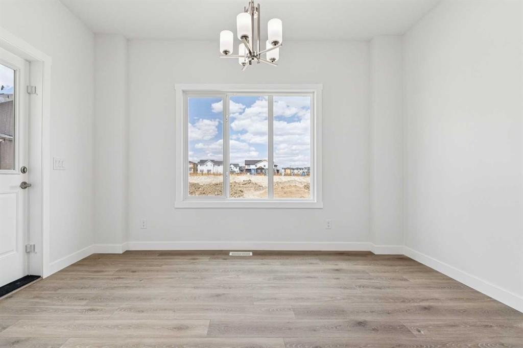 10 Quartz Gate, Balzac, AB - Indoor Photo Showing Other Room