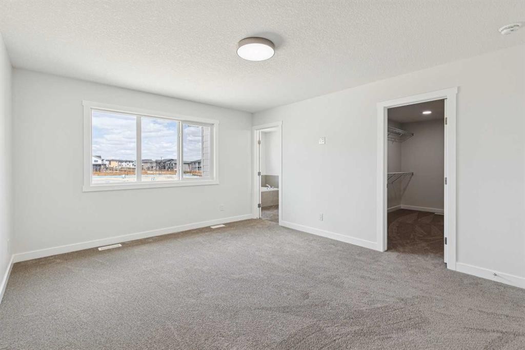 10 Quartz Gate, Balzac, AB - Indoor Photo Showing Other Room