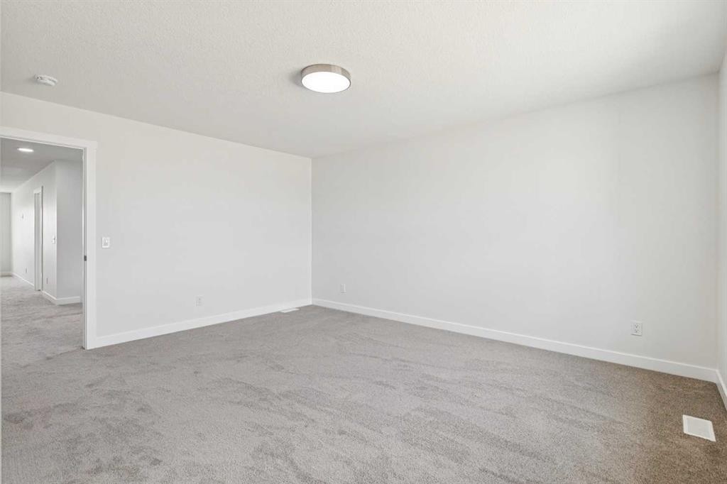 10 Quartz Gate, Balzac, AB - Indoor Photo Showing Other Room