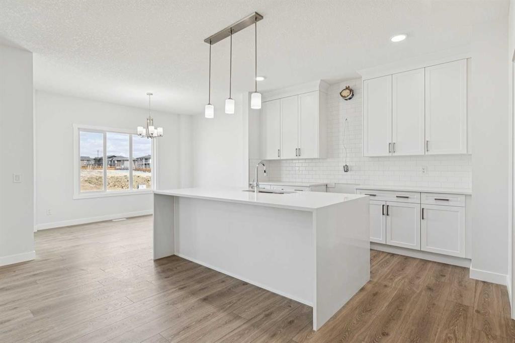 10 Quartz Gate, Balzac, AB - Indoor Photo Showing Kitchen