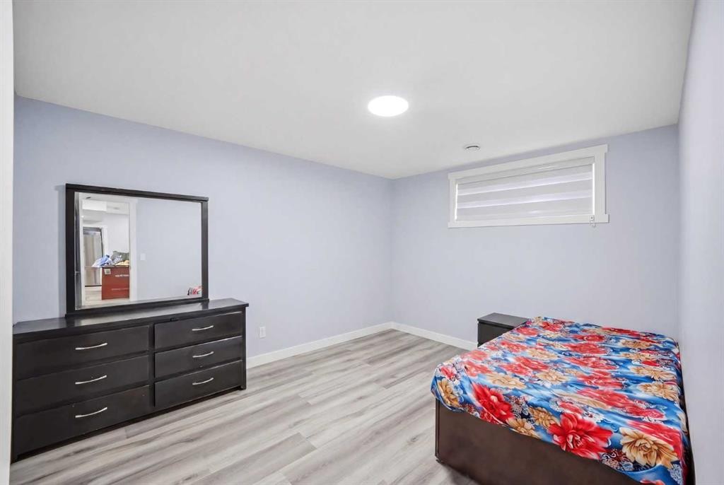 233 Aspenmere Circle, Chestermere, AB - Indoor Photo Showing Bedroom