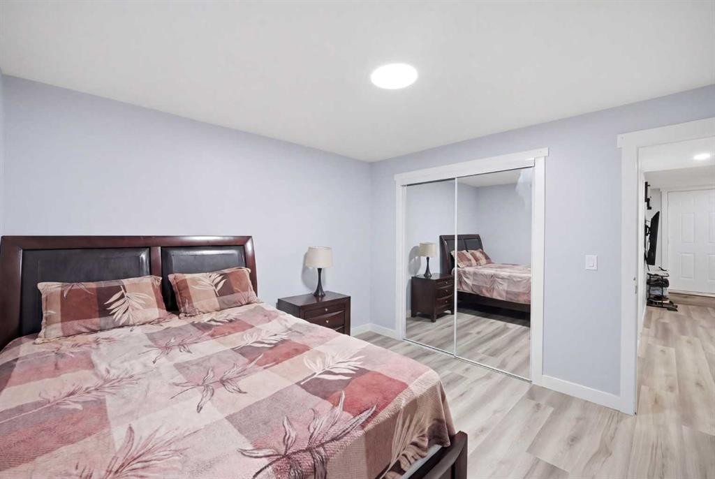 233 Aspenmere Circle, Chestermere, AB - Indoor Photo Showing Bedroom