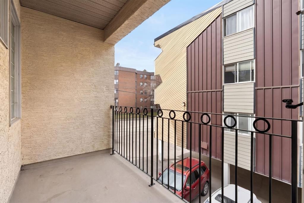 210-5703 5 Street Sw, Calgary, AB - Outdoor With Exterior