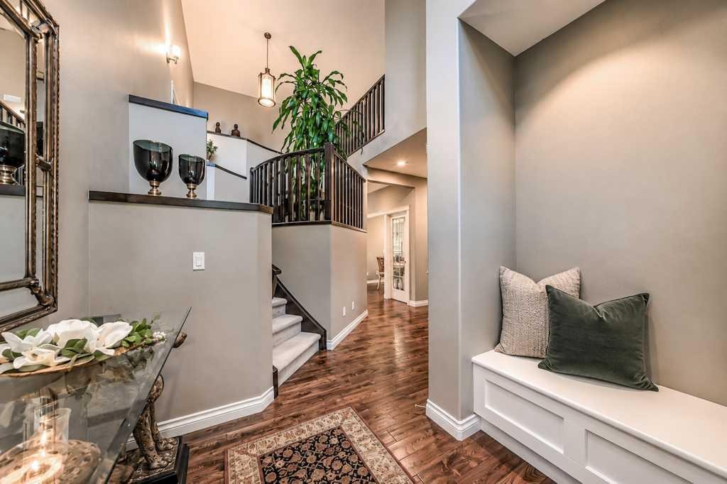 23 Aspen Summit Mount Sw, Calgary, AB - Indoor Photo Showing Other Room