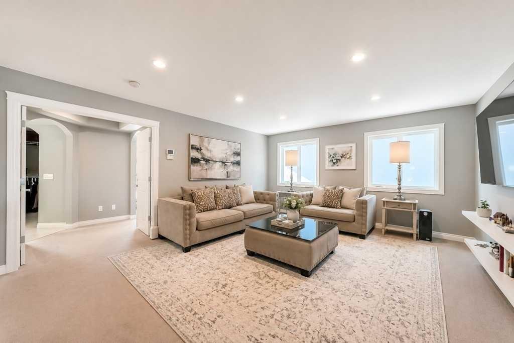 23 Aspen Summit Mount Sw, Calgary, AB - Indoor Photo Showing Living Room