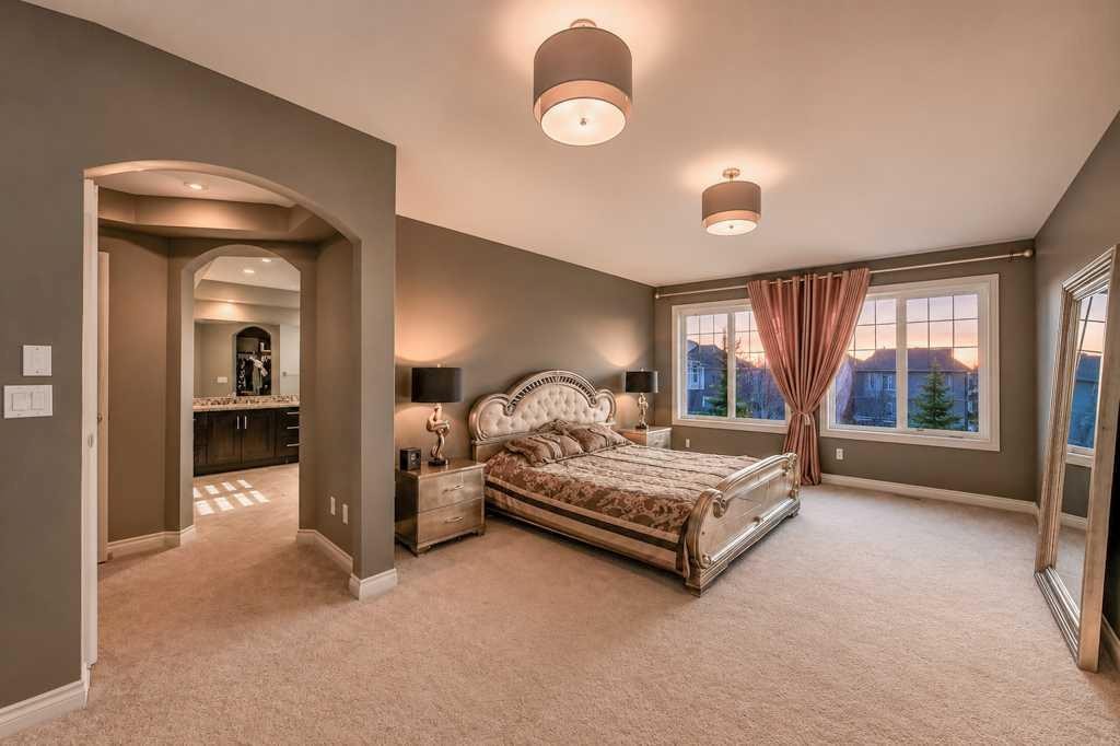 23 Aspen Summit Mount Sw, Calgary, AB - Indoor Photo Showing Bedroom