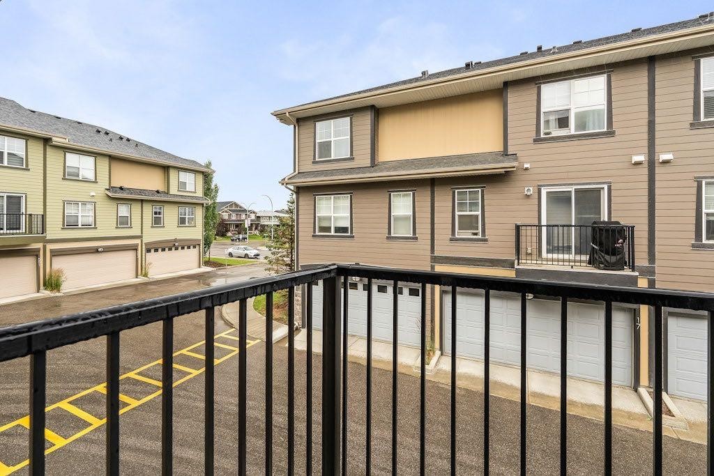 4 Evanscrest Gardens Nw, Calgary, AB - Outdoor With Exterior