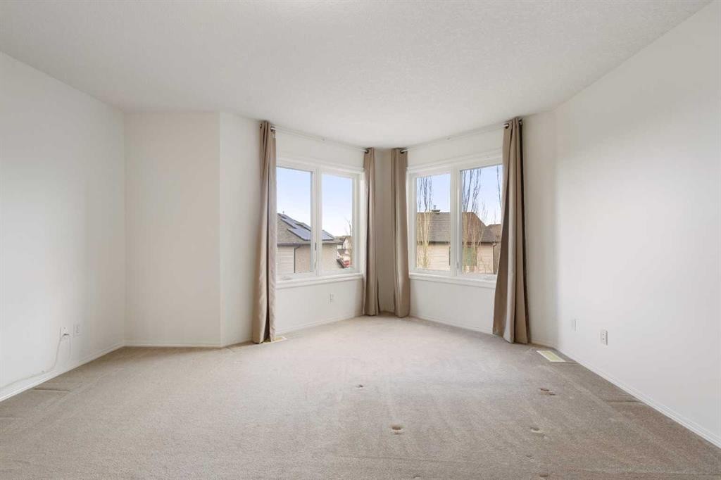 112 Everridge Drive Sw, Calgary, AB - Indoor Photo Showing Other Room