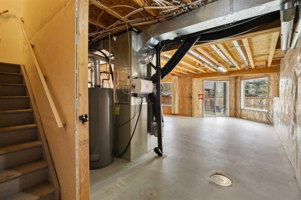 112 Everridge Drive Sw, Calgary, AB - Indoor Photo Showing Basement