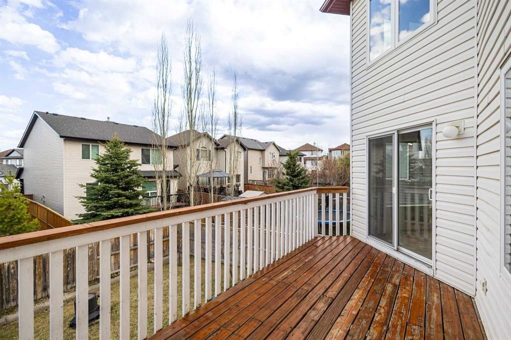 112 Everridge Drive Sw, Calgary, AB - Outdoor With Deck Patio Veranda With Exterior