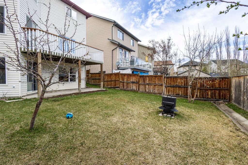 112 Everridge Drive Sw, Calgary, AB - Outdoor With Deck Patio Veranda
