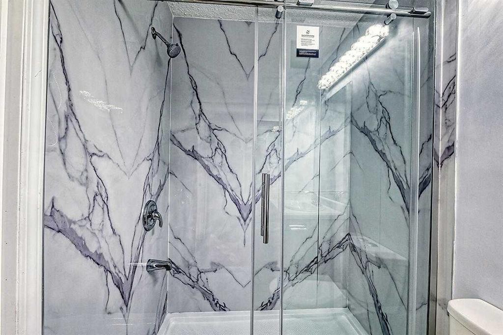 71 Falton Drive Ne, Calgary, AB - Indoor Photo Showing Bathroom