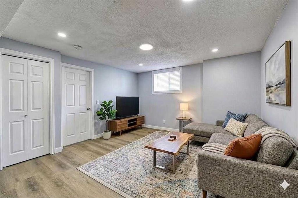 71 Falton Drive Ne, Calgary, AB - Indoor Photo Showing Living Room