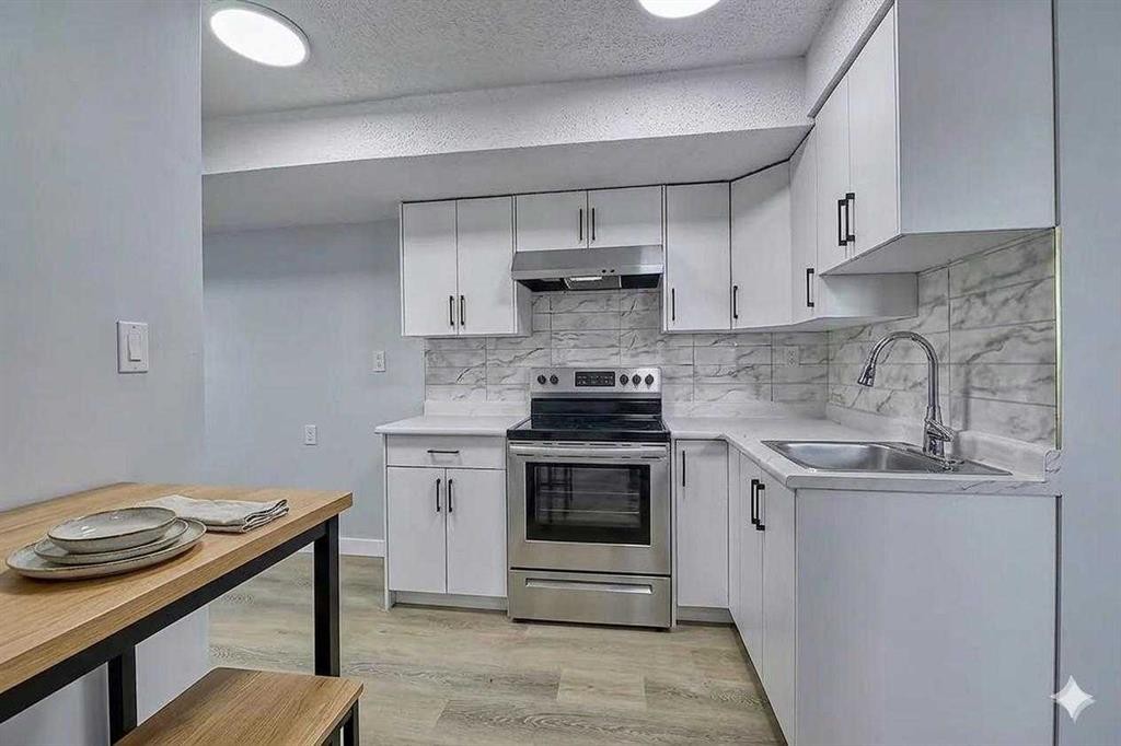 71 Falton Drive Ne, Calgary, AB - Indoor Photo Showing Kitchen