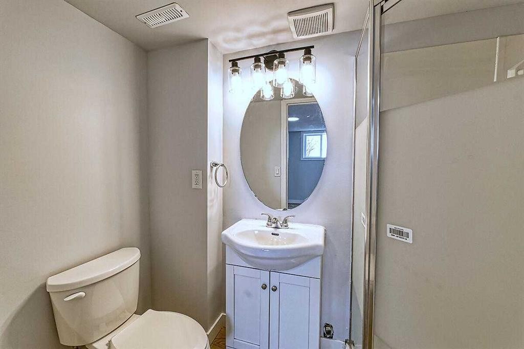 71 Falton Drive Ne, Calgary, AB - Indoor Photo Showing Bathroom