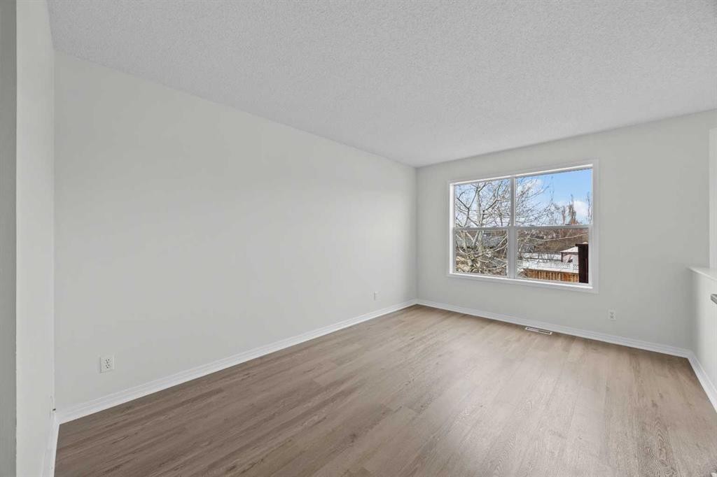 289 Hidden Spring Green Nw, Calgary, AB - Indoor