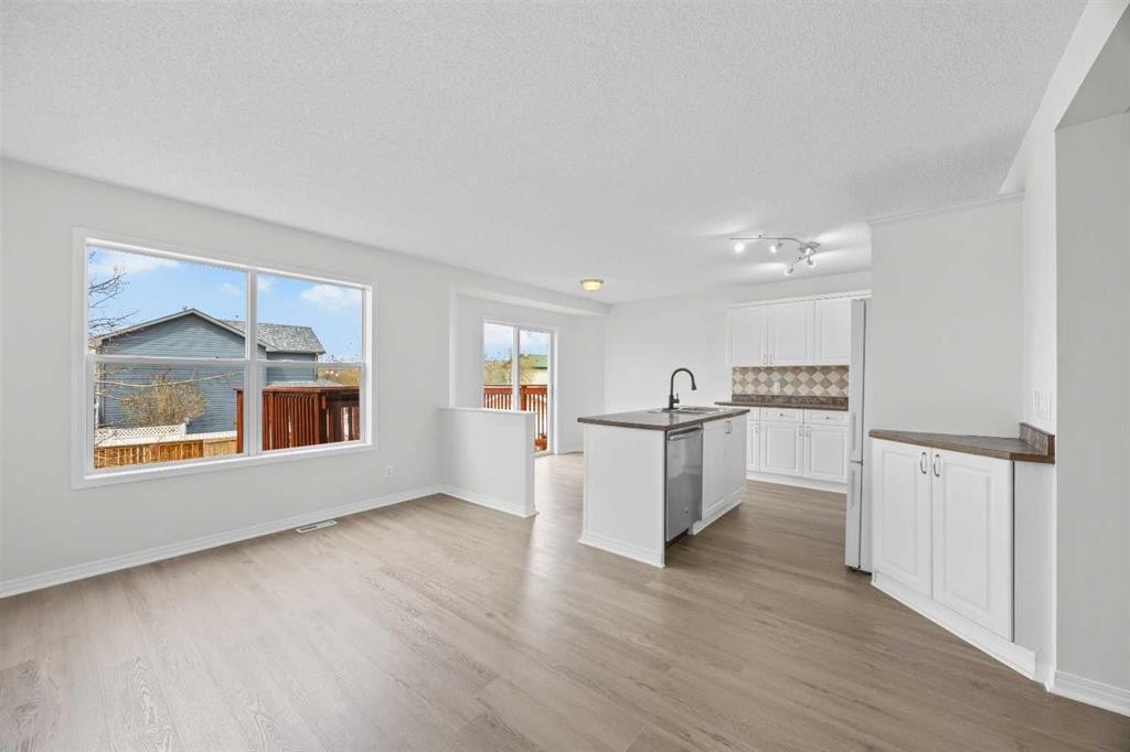 289 Hidden Spring Green Nw, Calgary, AB - Indoor