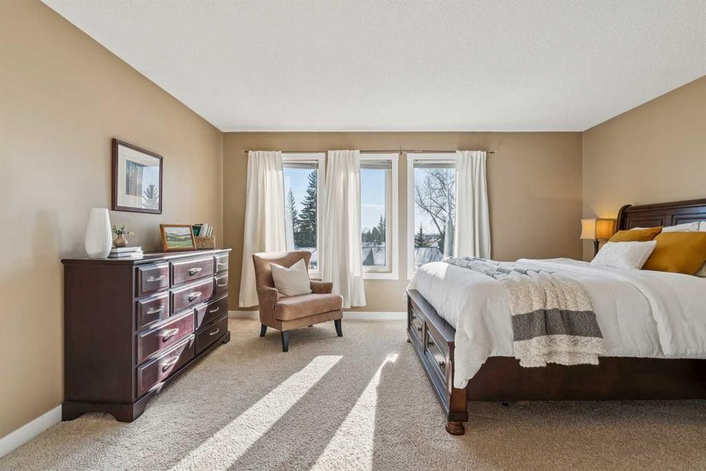 110 Candle Terrace Sw, Calgary, AB - Indoor Photo Showing Bedroom