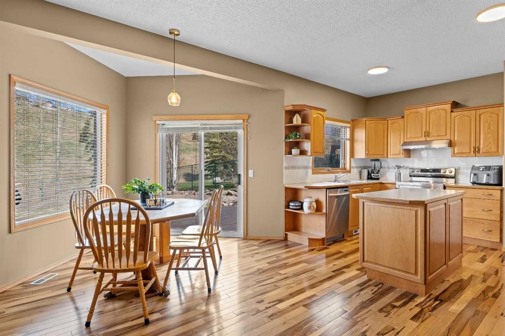 30 Gleneagles View, Cochrane, AB - Indoor