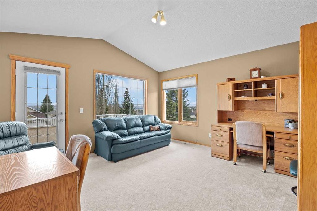 30 Gleneagles View, Cochrane, AB - Indoor