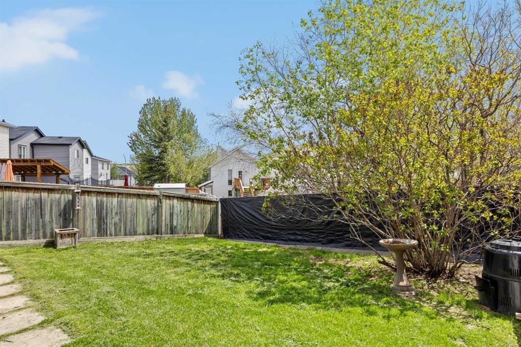 242 Hidden Spring Mews Nw, Calgary, AB - Outdoor
