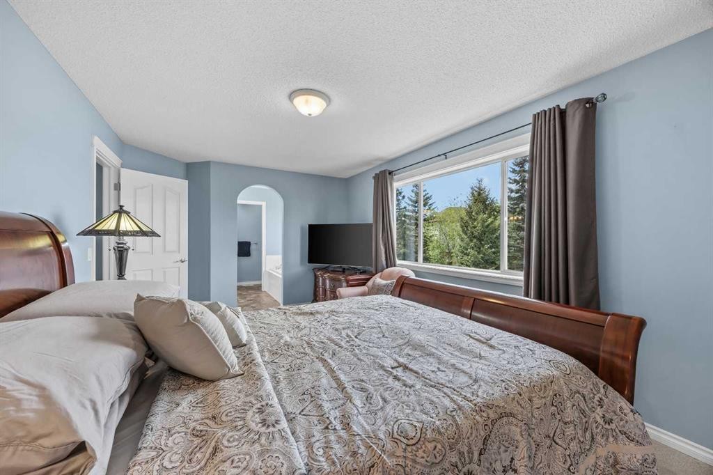 11178 Hidden Valley Drive Nw, Calgary, AB - Indoor Photo Showing Bedroom
