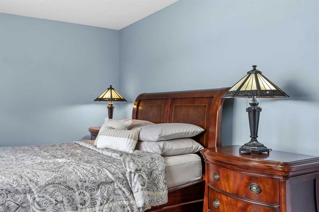 11178 Hidden Valley Drive Nw, Calgary, AB - Indoor Photo Showing Bedroom