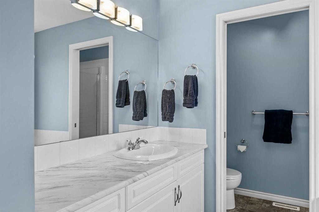 11178 Hidden Valley Drive Nw, Calgary, AB - Indoor Photo Showing Bathroom