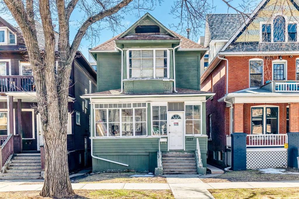 1227 13 Avenue Sw, Calgary, AB - Outdoor With Facade