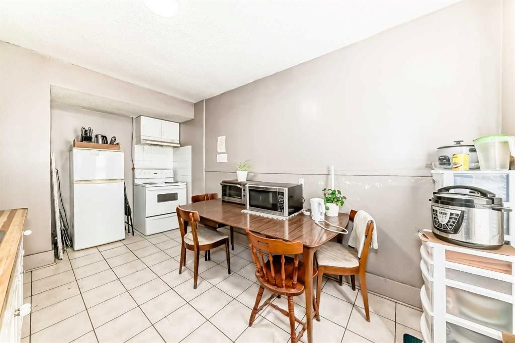 1227 13 Avenue Sw, Calgary, AB - Indoor