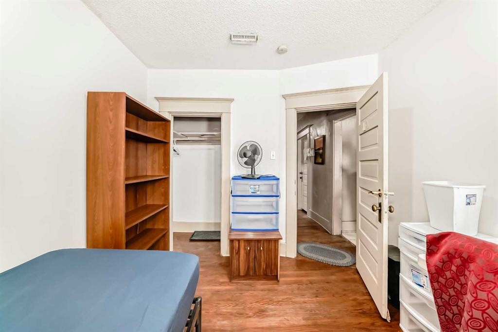 1227 13 Avenue Sw, Calgary, AB - Indoor
